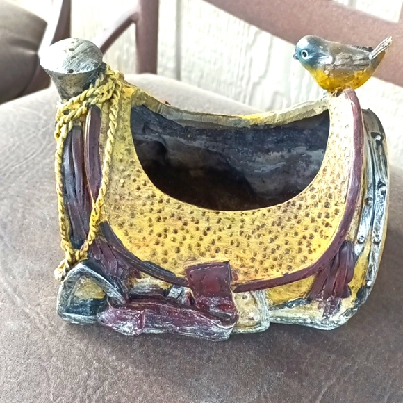 RARE vintage SADDLE planter - do you see ladybug? - Picture 9 of 12